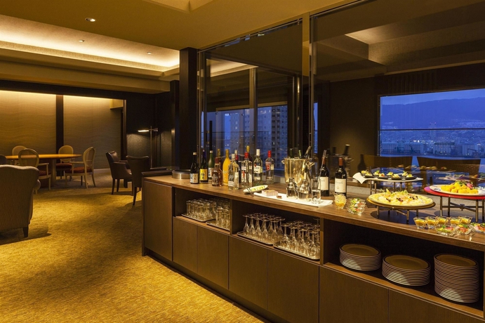 Imagen del bar/restaurante del Hotel Kobe Bay Sheraton and Towers. Foto 5