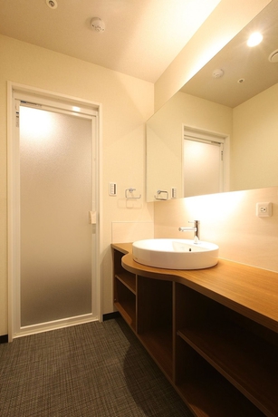 Imagen de la habitación del Hotel Kobe Luminous Sannomiya. Foto 16