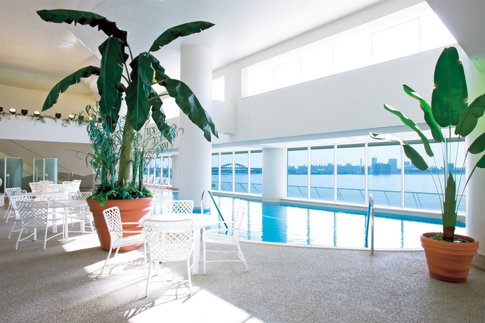 Imagen de la piscina del Hotel Kobe Merikenpark Oriental. Foto 16