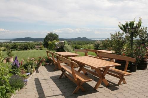 Imagen general del Hotel Koczor Pinc&eacute;szet Y Vend&eacute;gfogad&oacute;. Foto 2