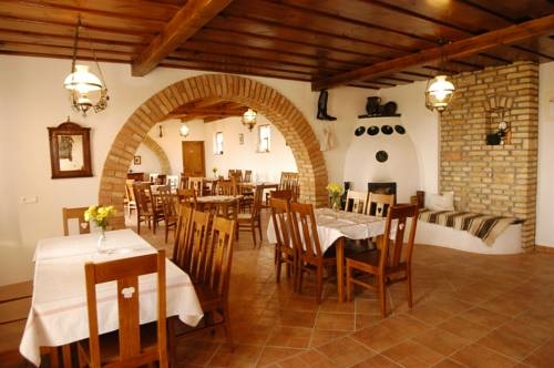 Imagen general del Hotel Koczor Pinc&eacute;szet Y Vend&eacute;gfogad&oacute;. Foto 5