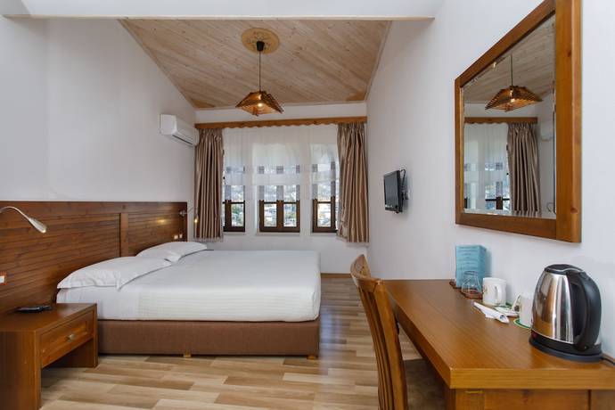 Imagen de la habitación del Hotel Kodra. Foto 4