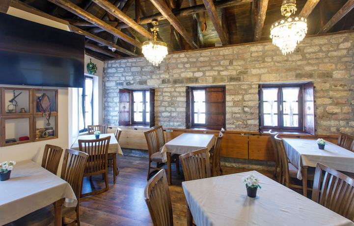 Imagen del bar/restaurante del Hotel Kodra. Foto 2