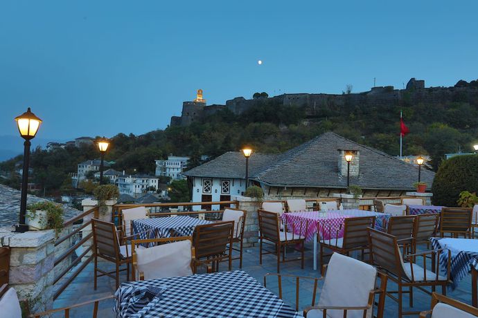 Imagen del bar/restaurante del Hotel Kodra. Foto 3