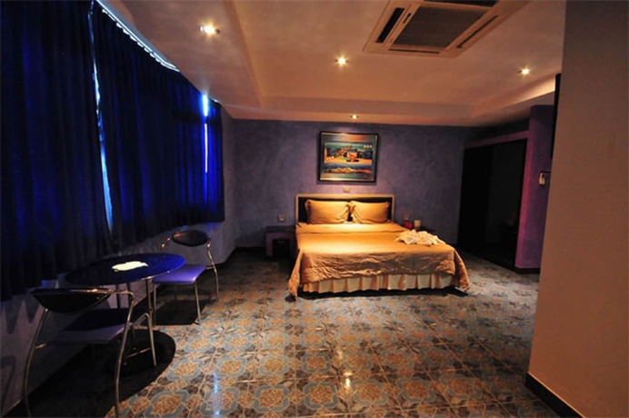 Imagen de la habitación del Hotel Koenig Mansion. Foto 11