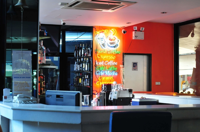 Imagen del bar/restaurante del Hotel Koenig Mansion. Foto 2