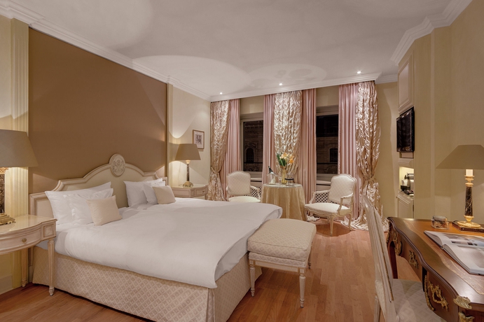 Imagen de la habitación del Hotel Koenigshof, A Luxury Collection, Munich. Foto 4
