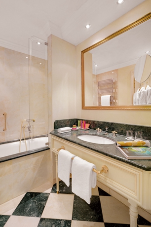 Imagen de la habitación del Hotel Koenigshof, A Luxury Collection, Munich. Foto 10