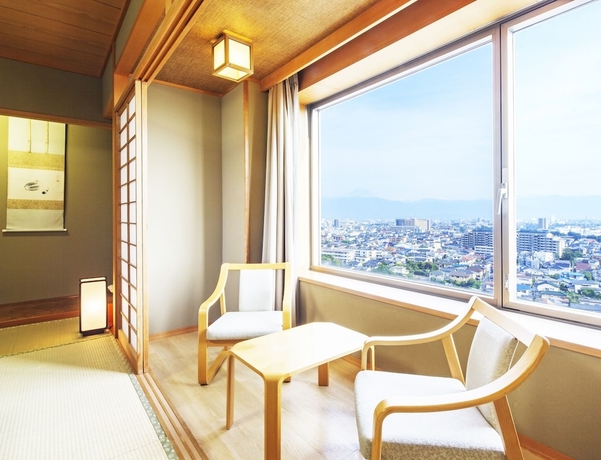Imagen de la habitación del Hotel Kofu Kinenbi. Foto 15