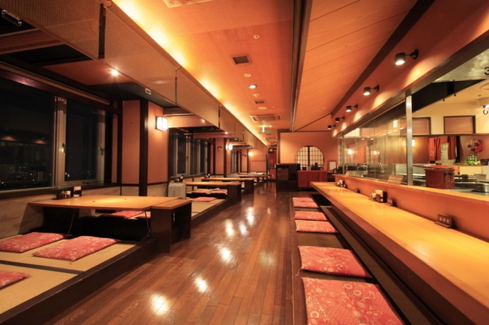Imagen del bar/restaurante del Hotel Kofu Washington Plaza. Foto 1