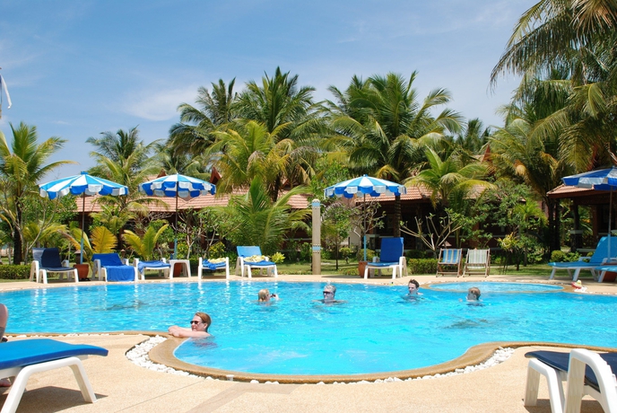 Imagen de la piscina del Hotel Koh Kho Khao Resort. Foto 9