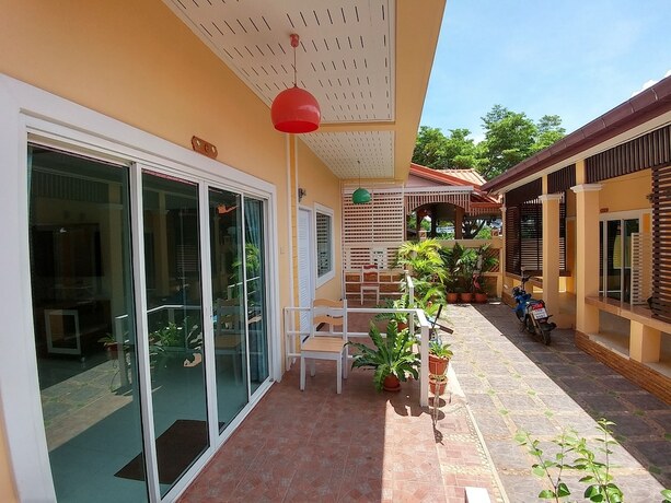 Imagen general del Hotel Koh Larn De Beach. Foto 10