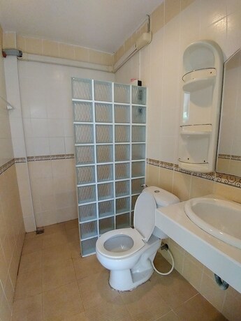 Imagen general del Hotel Koh Larn De Beach. Foto 11