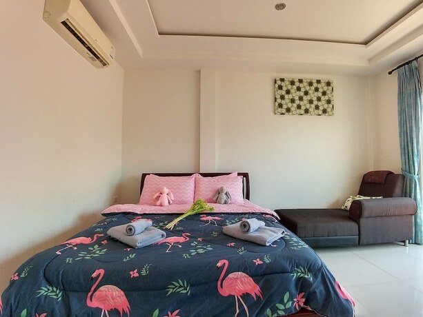 Imagen de la habitación del Hotel Koh Larn De Beach. Foto 17