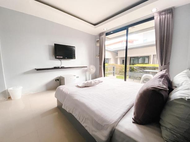 Imagen de la habitación del Hotel Koh Larn Villa Resort. Foto 4