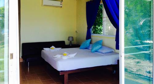 Imagen de la habitación del Hotel Koh Mook Riviera Beach Resort. Foto 7