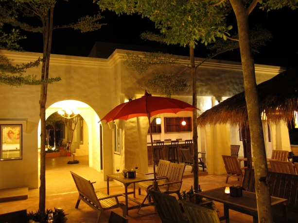 Imagen del bar/restaurante del Hotel Koh Tao Toscana. Foto 6