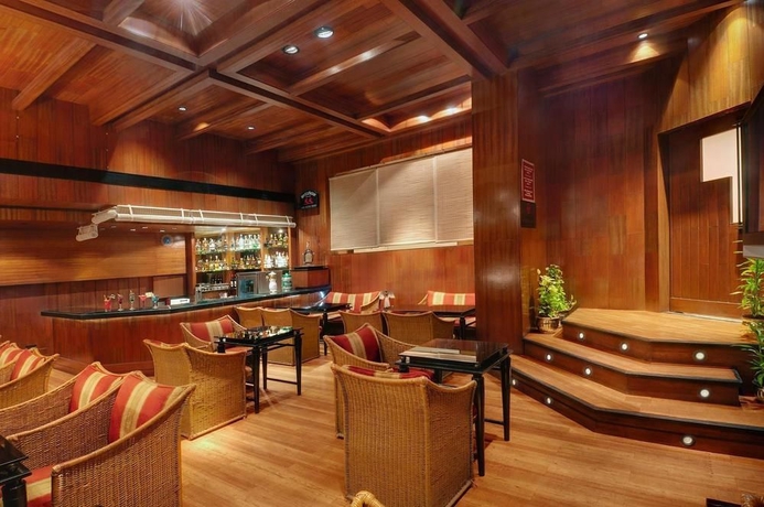 Imagen del bar/restaurante del Hotel Kohinoor Continental, Airport. Foto 4