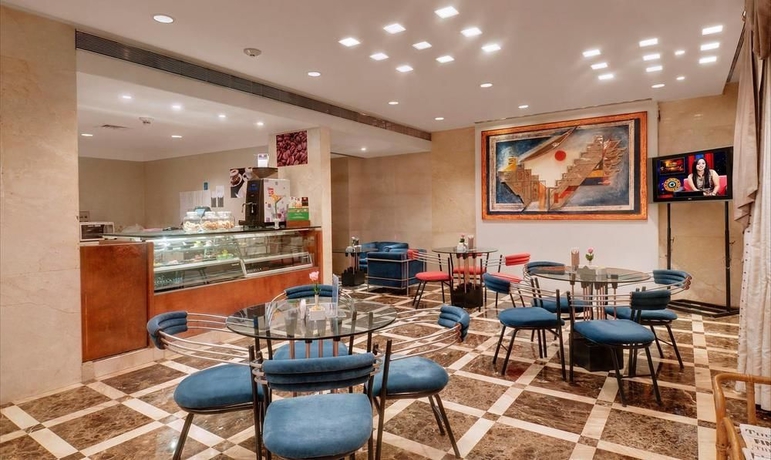 Imagen del bar/restaurante del Hotel Kohinoor Continental, Airport. Foto 6