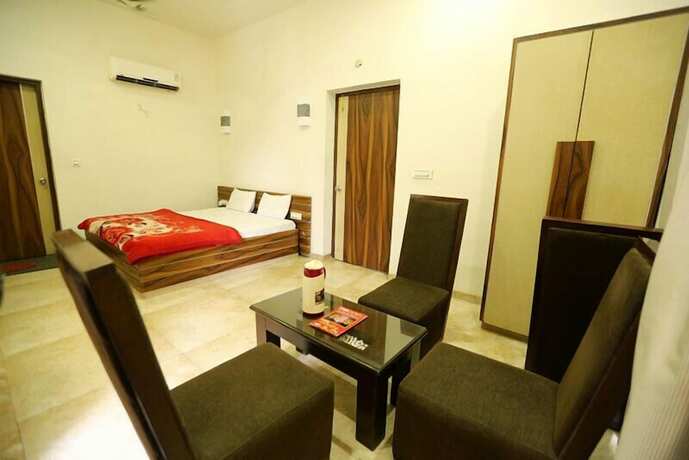 Imagen general del Hotel Kohinoor Palace, Faizabad. Foto 4