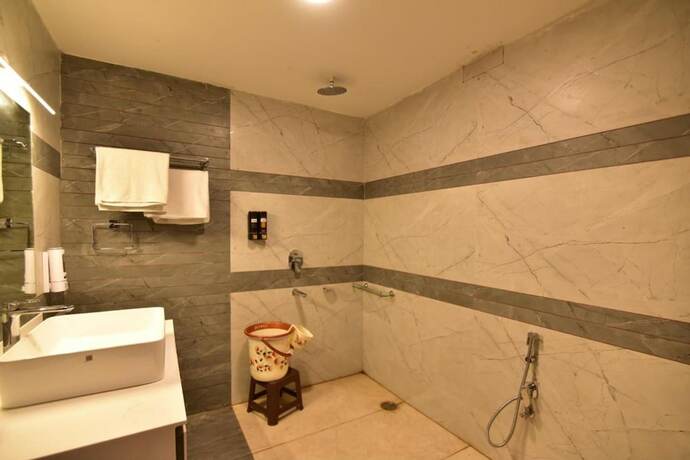 Imagen general del Hotel Kohinoor Palace, Faizabad. Foto 12