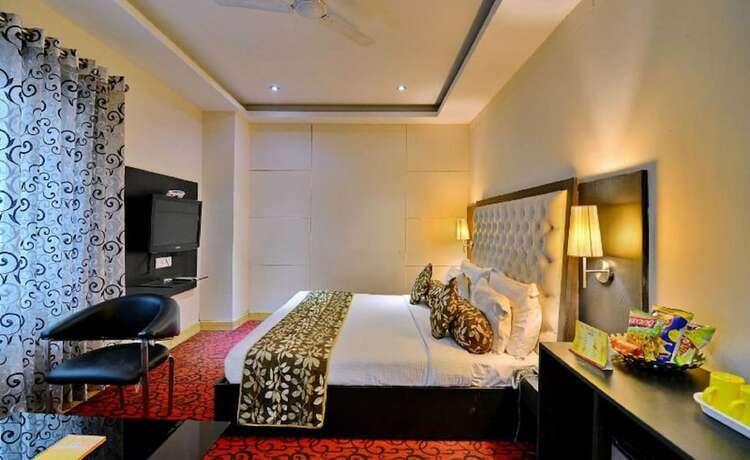 Imagen de la habitación del Hotel Kohinoor Palace, Ludhiana. Foto 25