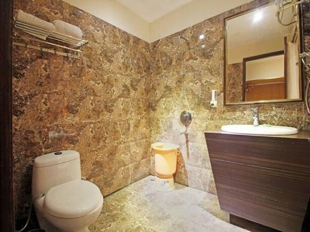 Imagen de la habitación del Hotel Kohinoor Palace, Ludhiana. Foto 31