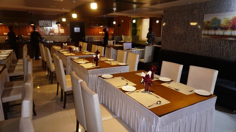 Imagen de los interiores del Hotel Kohinoor Plaza, Ahmedabad. Foto 16