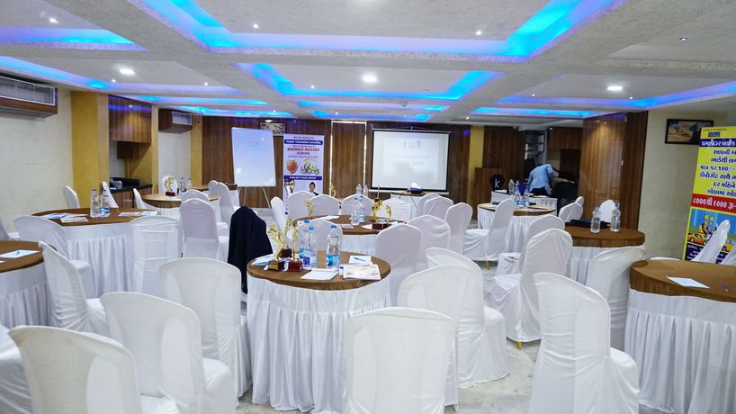Imagen de la habitación del Hotel Kohinoor Plaza, Ahmedabad. Foto 12