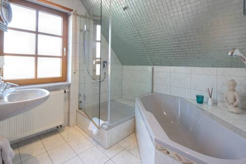 Imagen de la habitación del Hotel Kohlers Hotel Engel. Foto 13