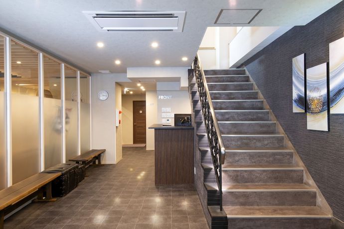 Imagen de los interiores del Hotel Kojan. Foto 20