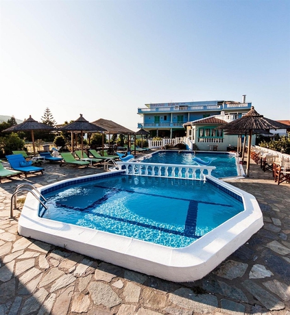 Imagen de la piscina del Hotel Kokkari Beach. Foto 11