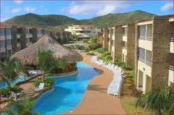Imagen de la piscina del Hotel Kokobay. Foto 5