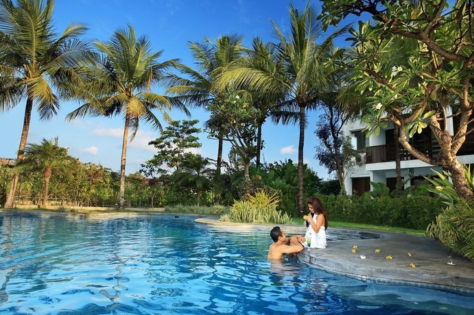 Imagen de la piscina del Hotel Kokonut Suites - Chse Certified. Foto 12