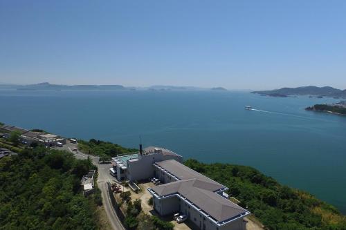 Imagen general del Hotel Kokuminshukusha Shodoshima. Foto 1