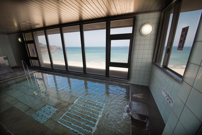 Imagen de la piscina del Hotel Kokuminsyukusya Senjoen. Foto 19