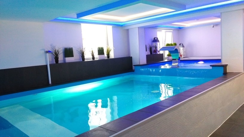 Imagen de la piscina del Hotel Kolejarz Best For You. Foto 14