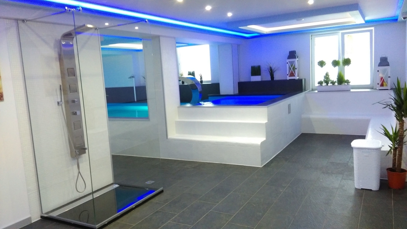 Imagen de la piscina del Hotel Kolejarz Best For You. Foto 16