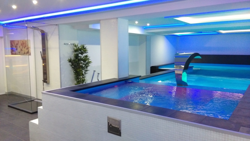 Imagen de la piscina del Hotel Kolejarz Best For You. Foto 18