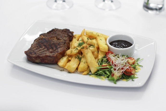 Imagen del bar/restaurante del Hotel Kolejarz Best For You. Foto 6