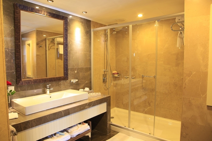 Imagen de la habitación del Hotel Kolin Spa and Convention Center. Foto 5