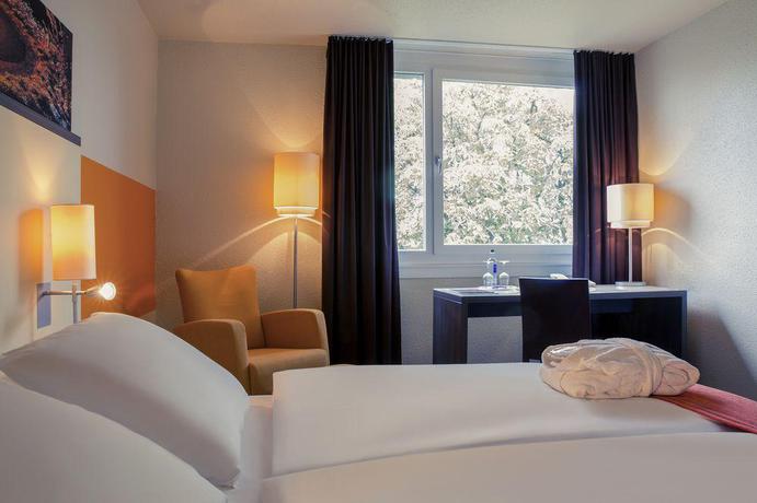 Imagen de la habitación del Hotel Koln West. Foto 4