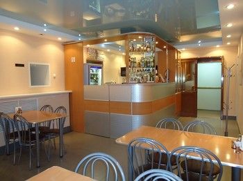 Imagen del bar/restaurante del Hotel Kolos. Foto 2