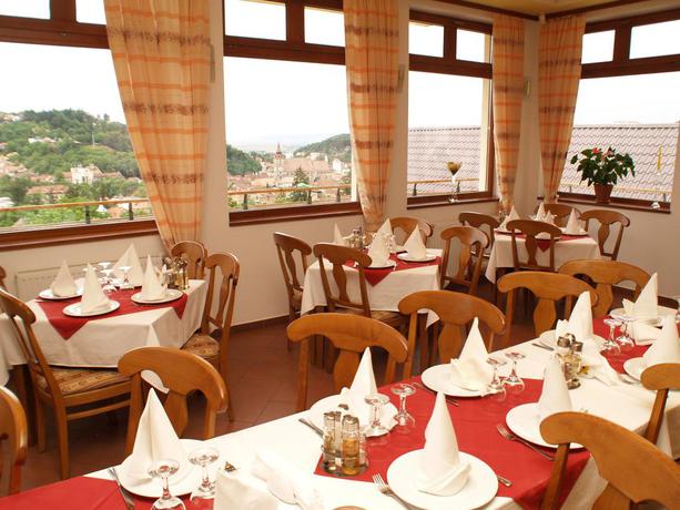 Imagen del bar/restaurante del Hotel Kolping, Brasov. Foto 7