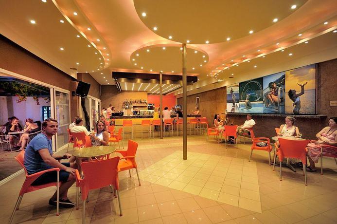 Imagen del bar/restaurante del Hotel Kolymbia Bay Art. Foto 3