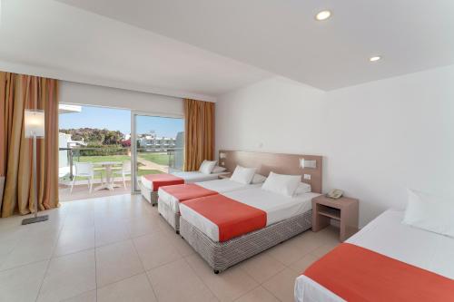 Imagen general del Hotel Kolymbia Beach by Atlantica. Foto 6