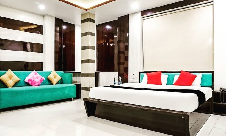Imagen de la habitación del Hotel Komal Palace. Foto 1