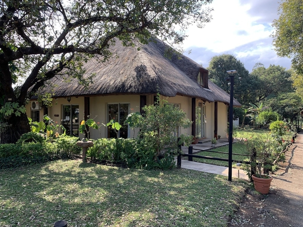 Imagen de los interiores del Hotel Komati River Chalets. Foto 19