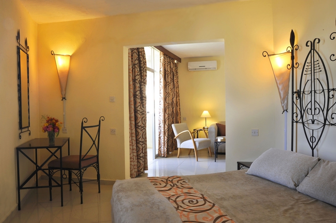 Imagen de la habitación del Hotel Kombo Beach Resort. Foto 3