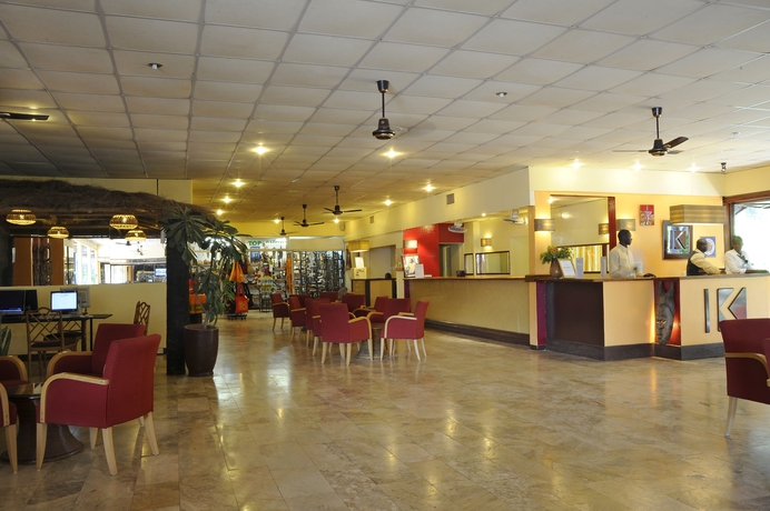 Imagen de los interiores del Hotel Kombo Beach Resort. Foto 11